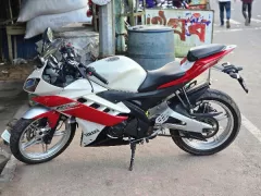 YAMAHA R15 V2